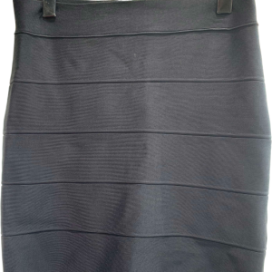 Falda mini, negra, talla M