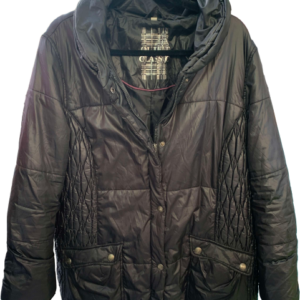 Parka negra, Outfit Clasic, talla 44