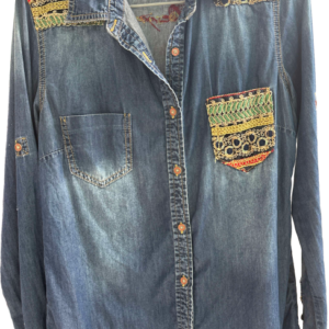 Camisa denim applicationes, Desigual, talla M
